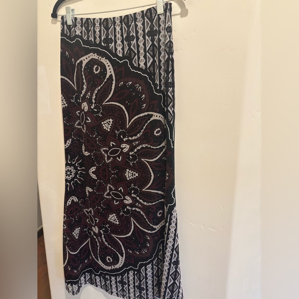 SHEIN Black and White Maxi Skirt with Maroon Accents